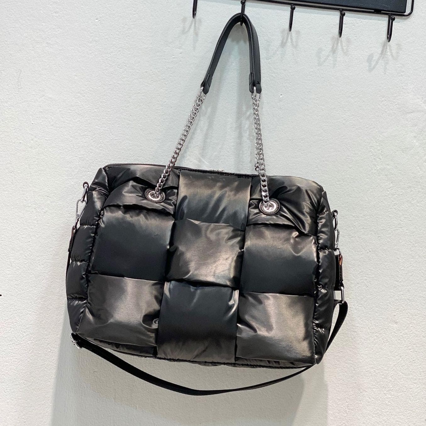 Nylonová taška Nová dámska jesenná a zimná kabelka Móda Bavlnený kabát Space Bavlna Air Bag Kabelka cez rameno do ruky Crossbody čierna